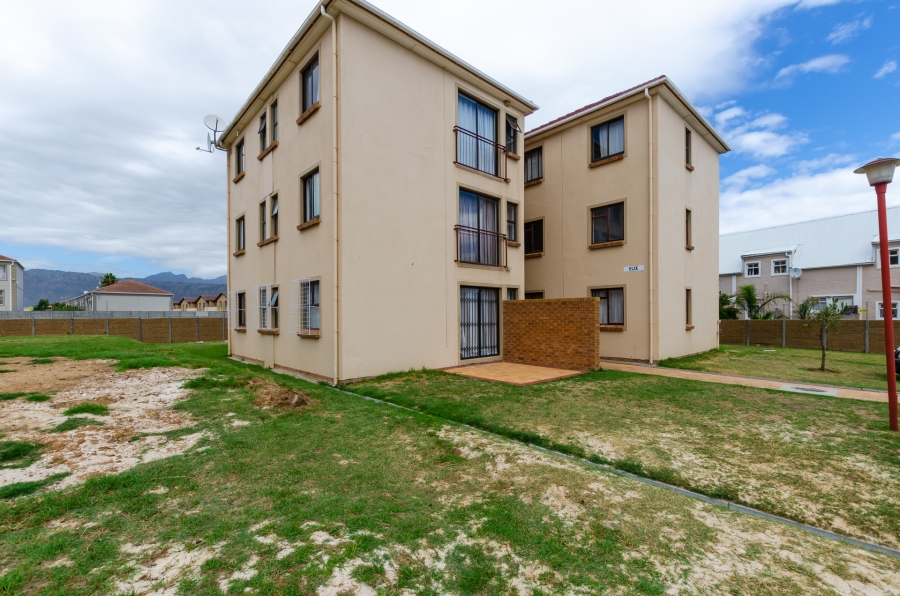 2 Bedroom Property for Sale in Guldenland Western Cape